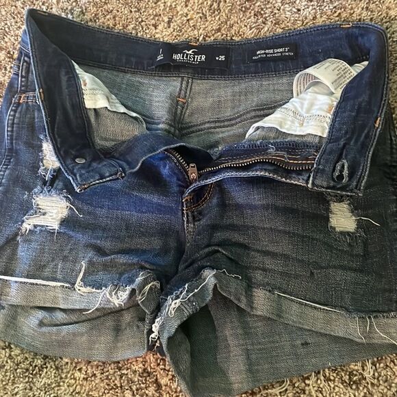 Hollister High Rise Advanced Stretch Shorts - Picture 3 of 3